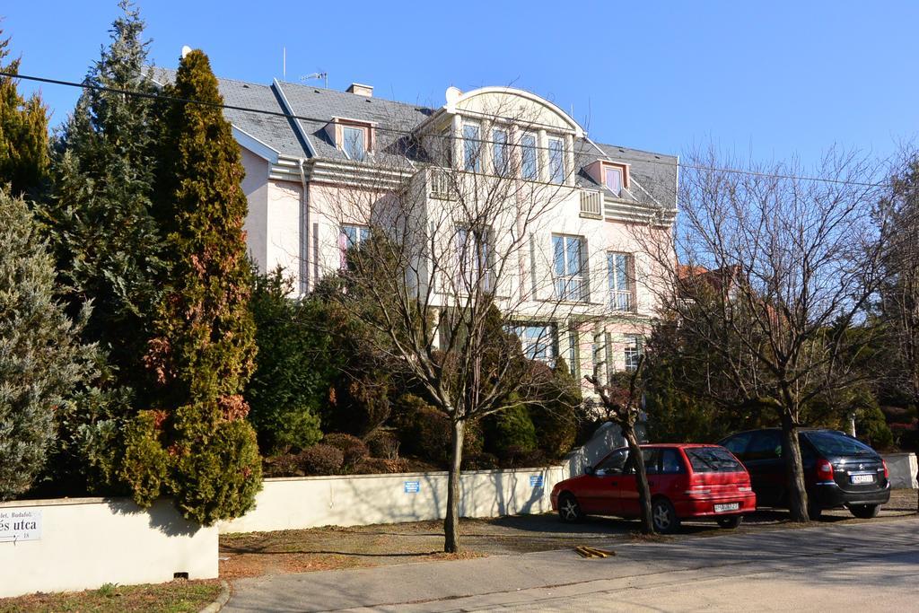 Belle Fleur Panzio Bed and Breakfast Budapest Exteriör bild